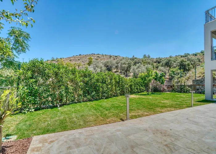 Olira Tuerkbuekue Residences Hotel *