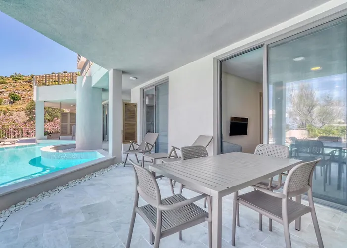 Olira Tuerkbuekue Residences