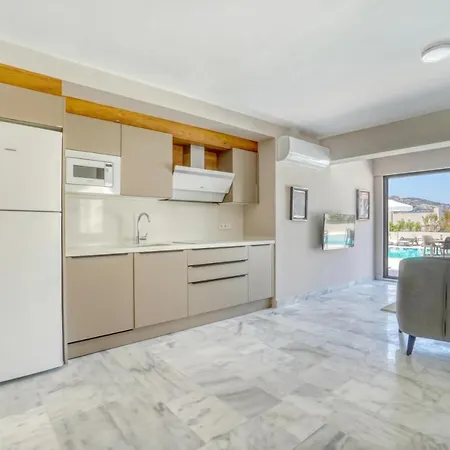 Olira Tuerkbuekue Residences Отель Бодрум