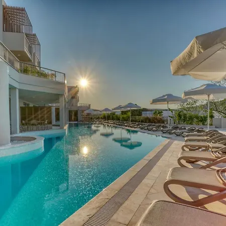 Olira Tuerkbuekue Residences 酒店 *