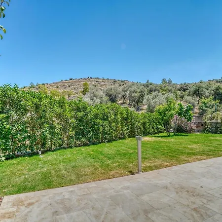 Olira Tuerkbuekue Residences 酒店 *