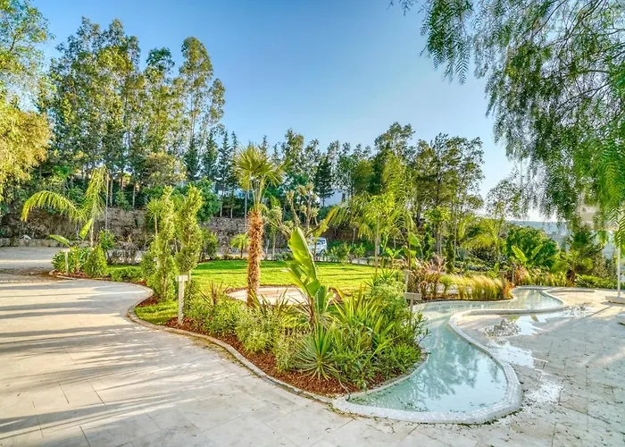 Olira Tuerkbuekue Residences