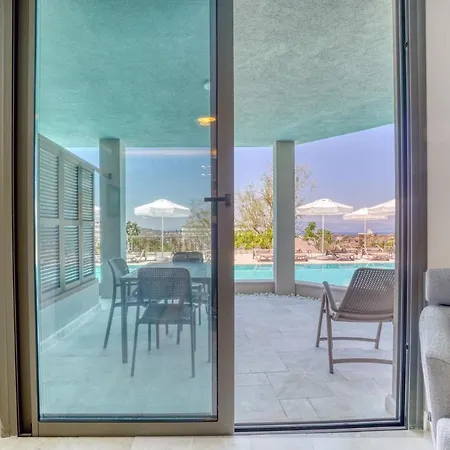 Hotell Olira Tuerkbuekue Residences