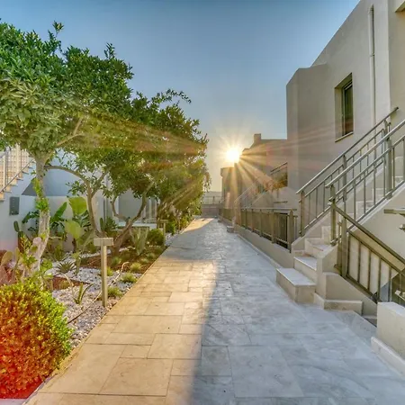 Olira Tuerkbuekue Residences Hotel *